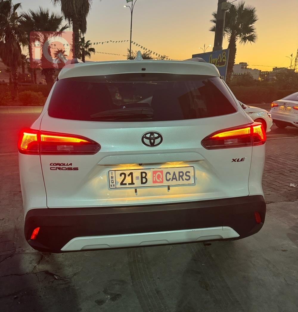 تۆیۆتا کۆرۆلا کرۆس